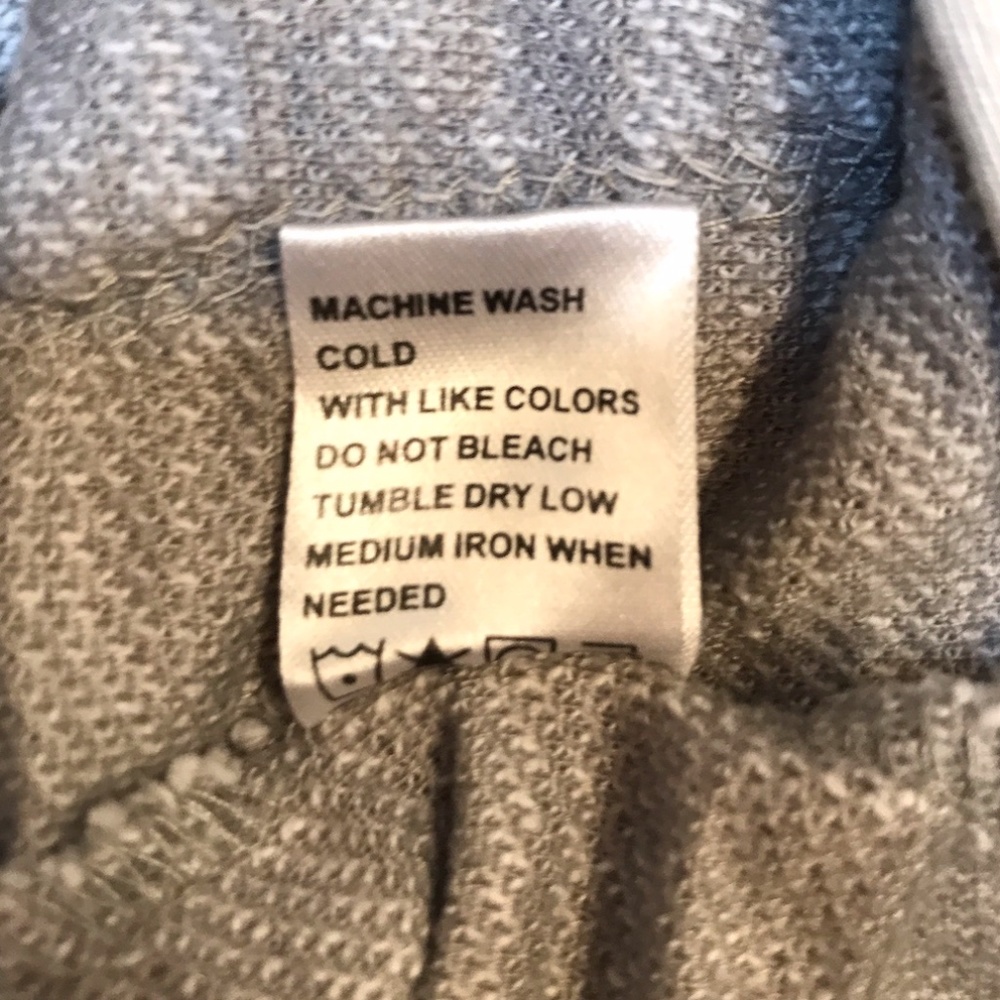 Free Planet Hoodie. Heather Grays.  Raglan Sleeve. Adult Small. NWOT. - Picture 10 of 12